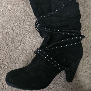 Women's size 9 suede boots